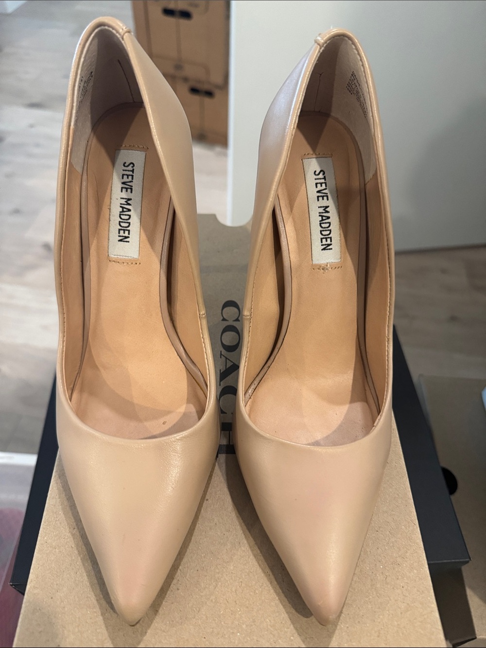 Steve Madden Beige Pointed-Toe Leather Pumps